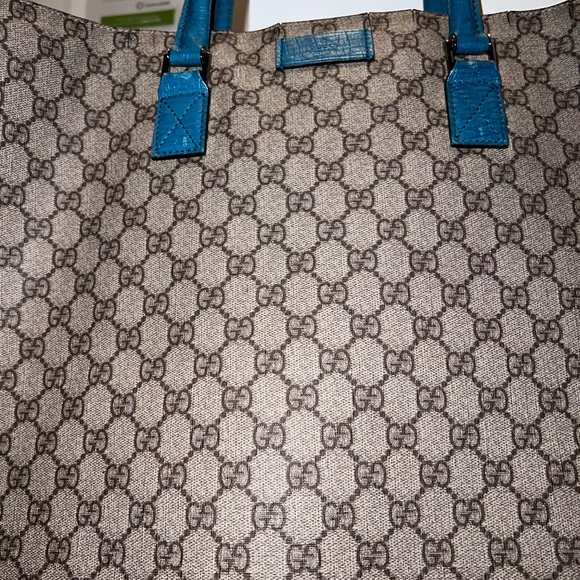 Gucci Monogram Extra Large Tote - Picture 2 of 14
